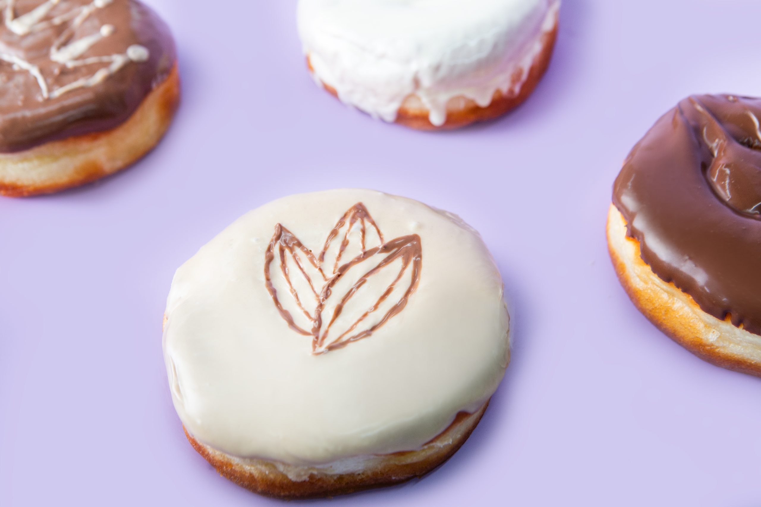 9052 - White Chocolate Buttons 10kg - Image 3