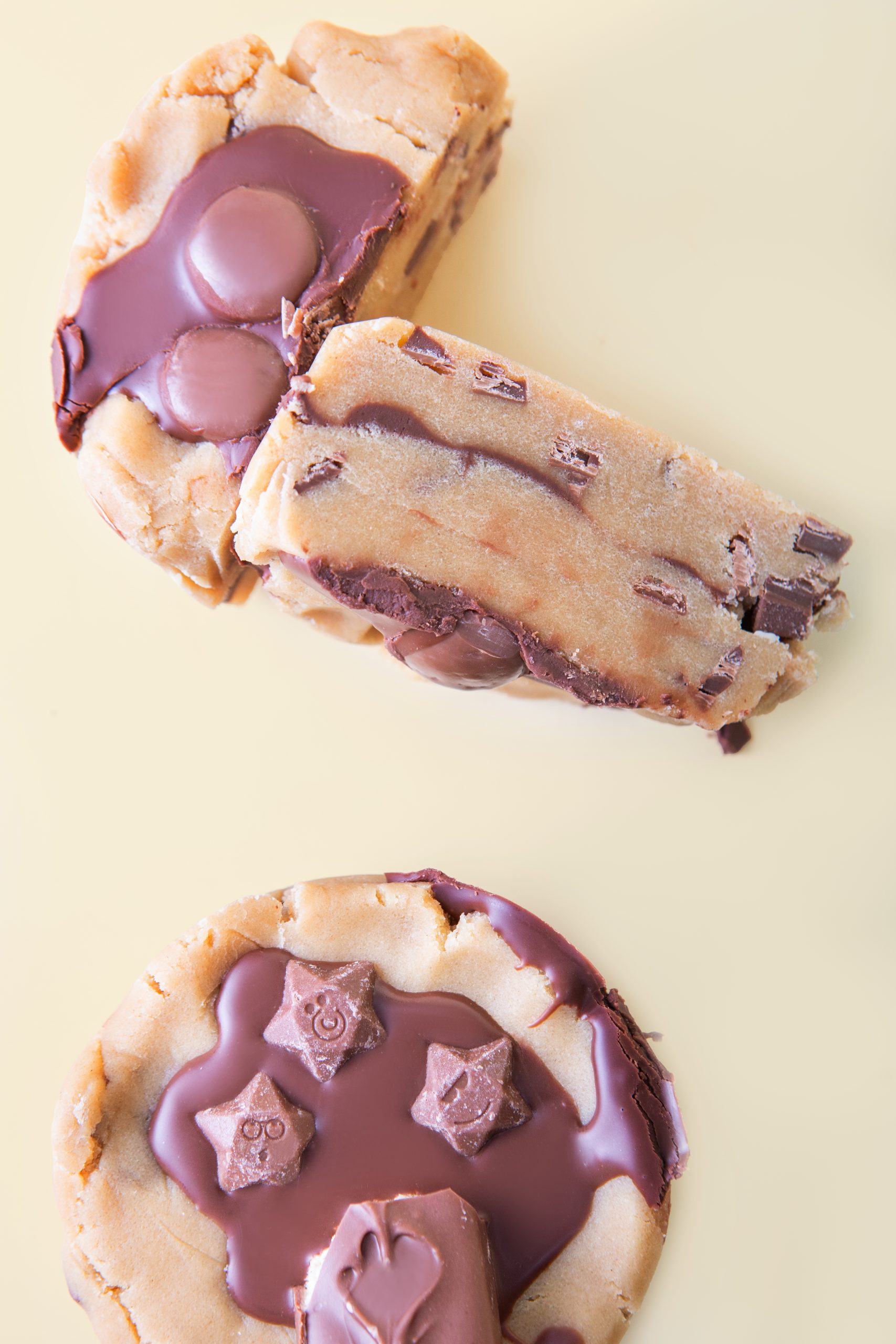 cookie dough cups with chocolate buttons