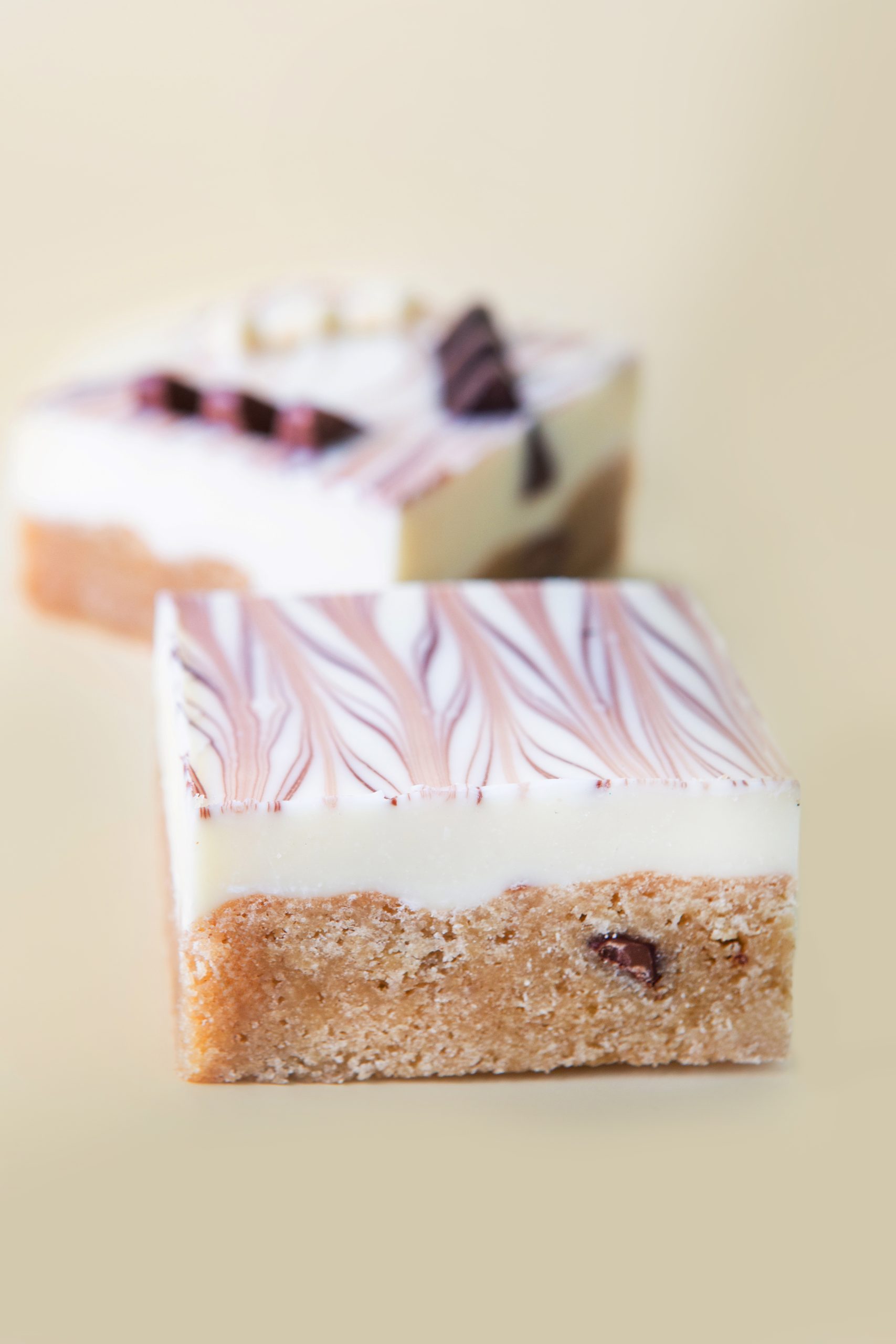 White Chocolate Coating Cream 5kg - Image 4